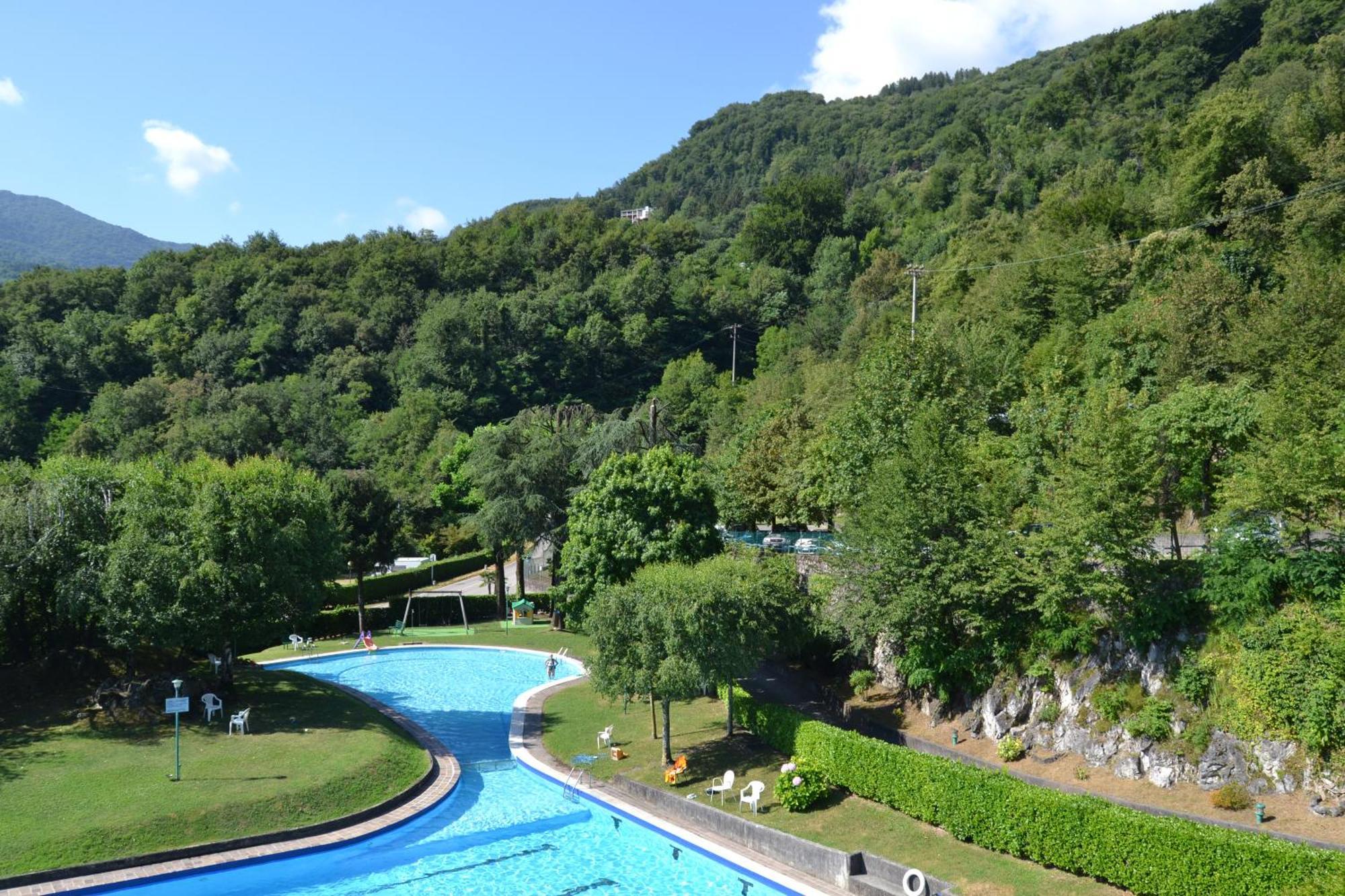 Appartamenti Lago Di Como Valbrona Bagian luar foto